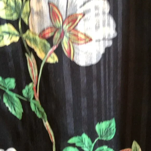 Pretty Floral Sheer Top by Dex the Suit Shop NYC - Picture 14 of 14